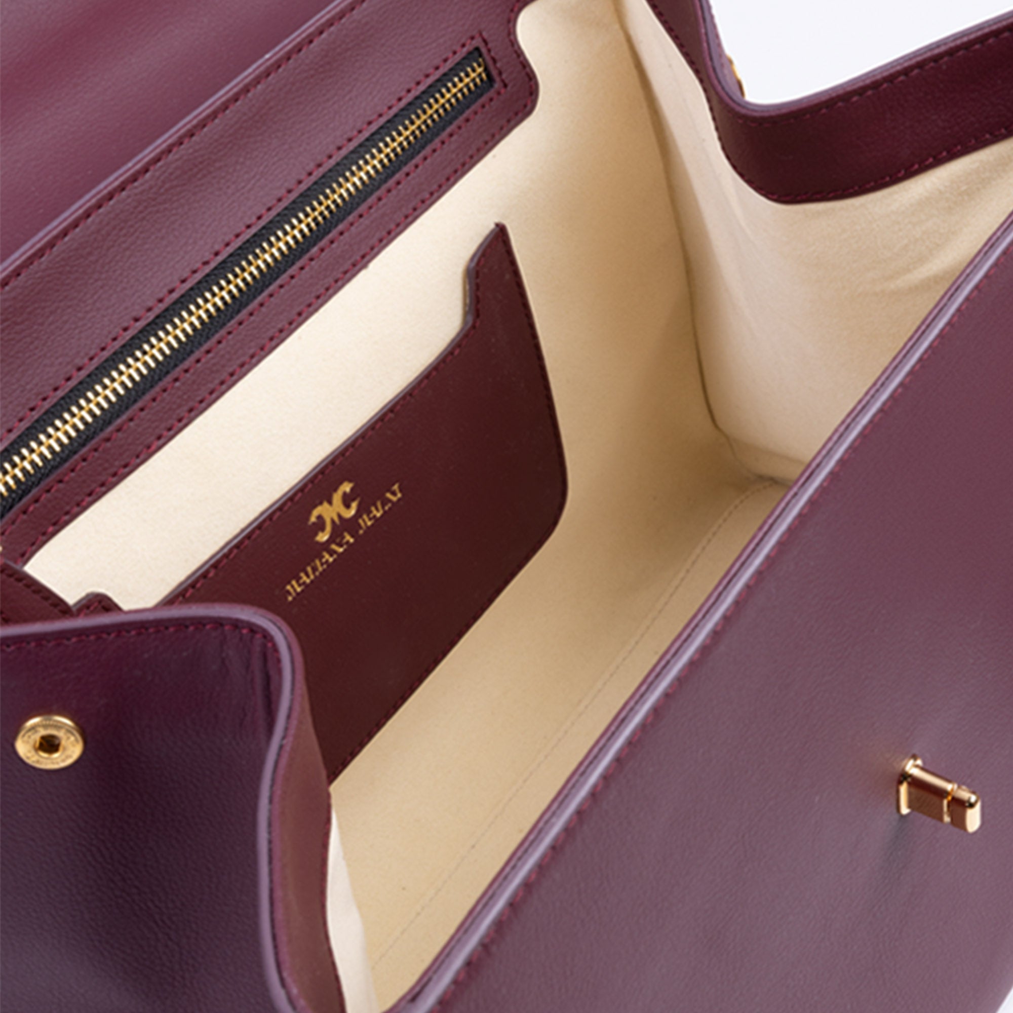 Paget star with crystal lock